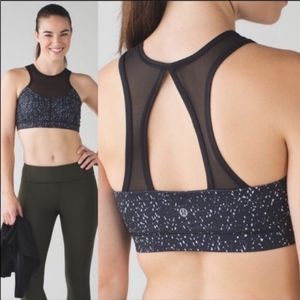 EUC Lululemon speckled sports bra with mesh size 8